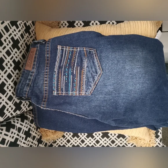 Like NEW Rock And Roll Cowgirl Riding 31x32 Jeans - Picture 2 of 9